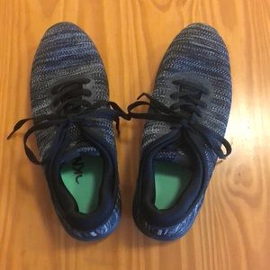 Woman’s champions size 7 1/2